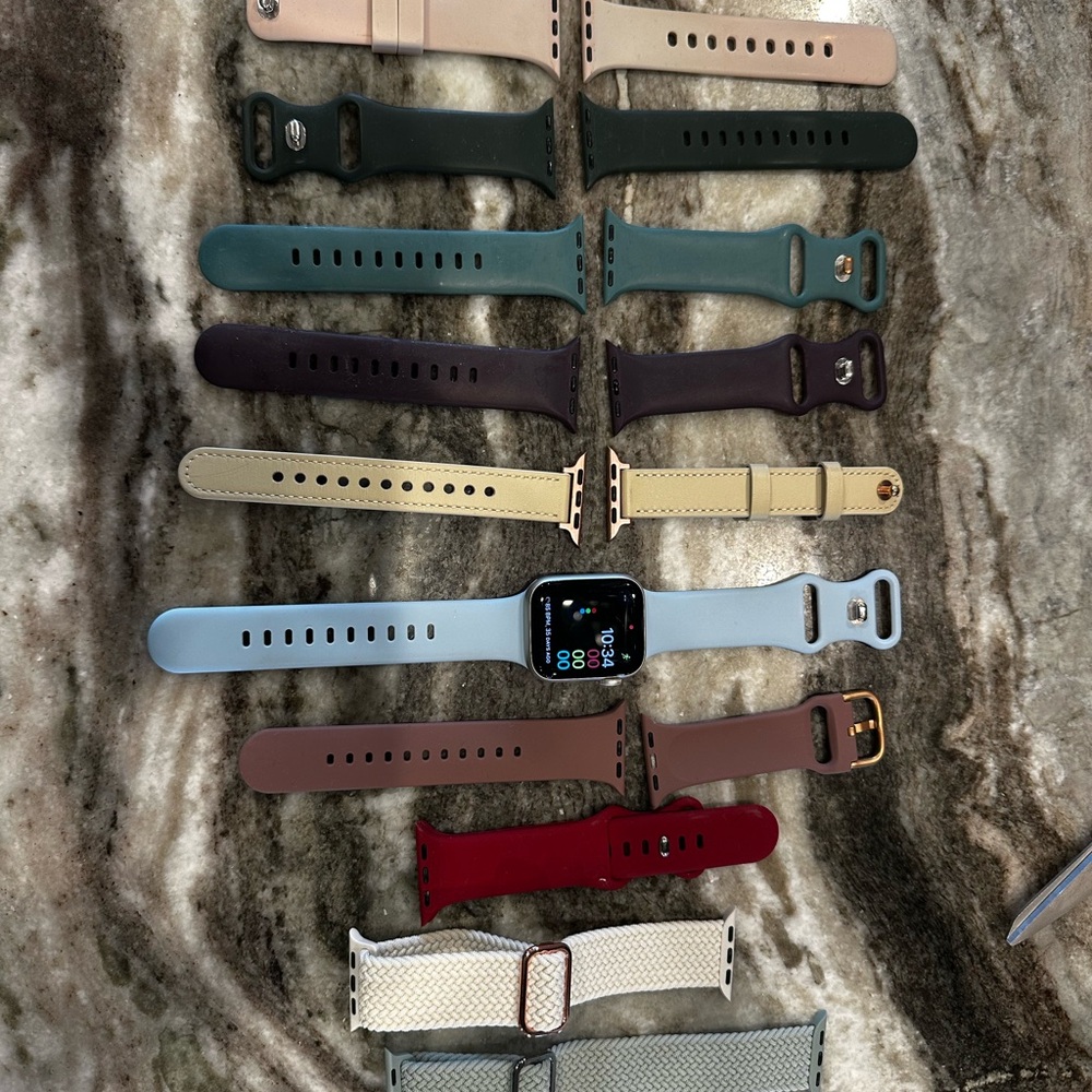 Apple Watch SE series 2 with bands
